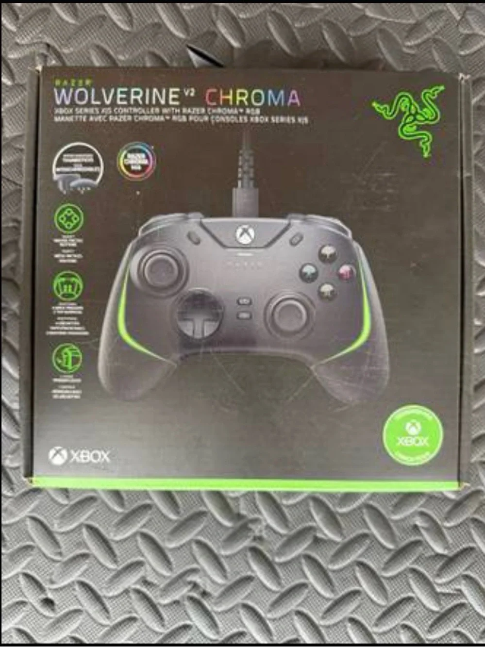Razer Wolverine V2 Chroma Wired Xbox Controller - Black & Green Accents